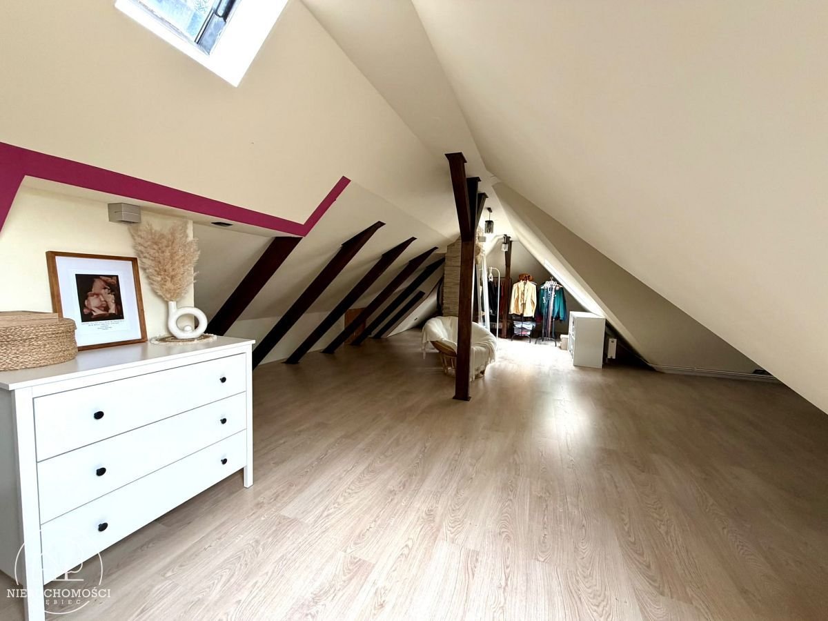 Piętro poniemieckiej willi-105m2-ogród-Wzgórze Wandy