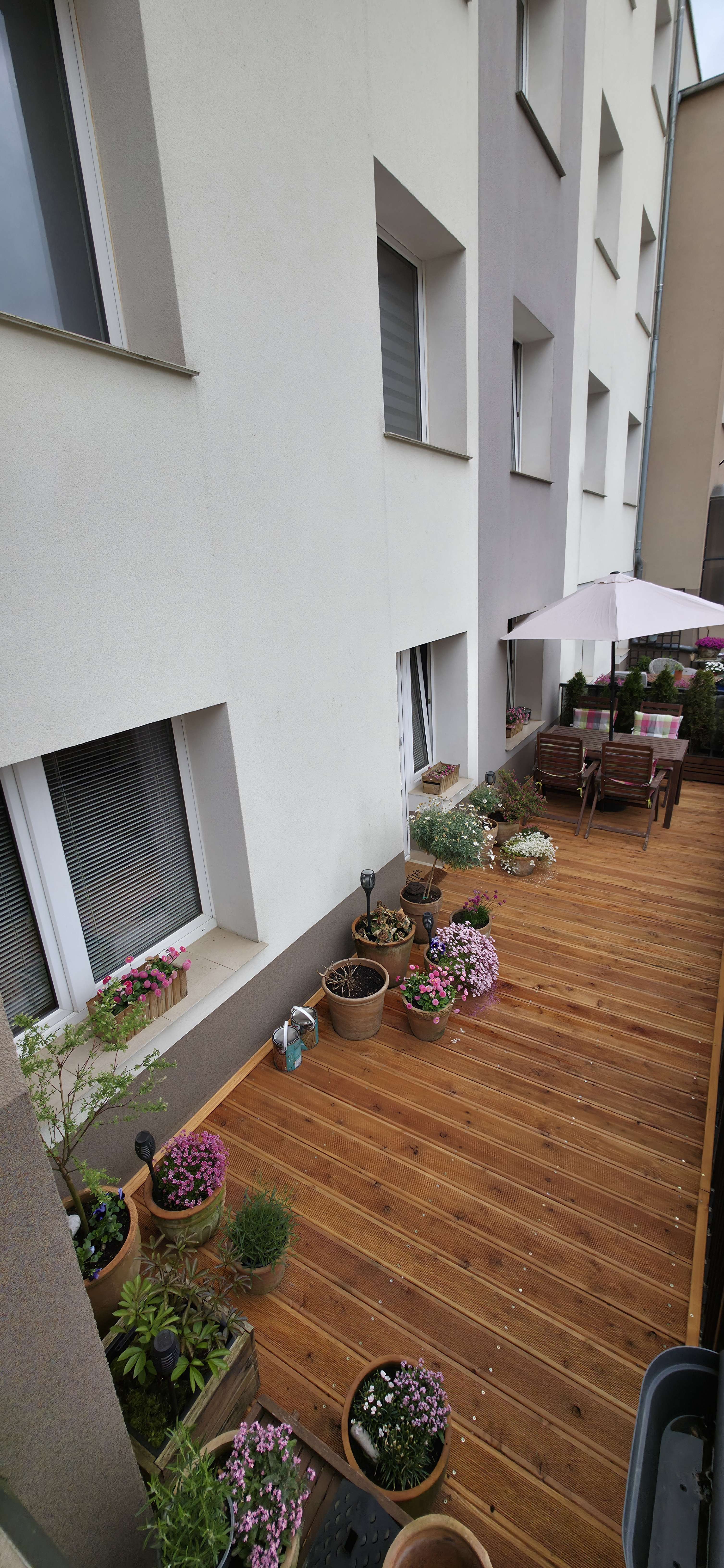 Komfortowe 3 pokojowe z balkonem i  tarasem.