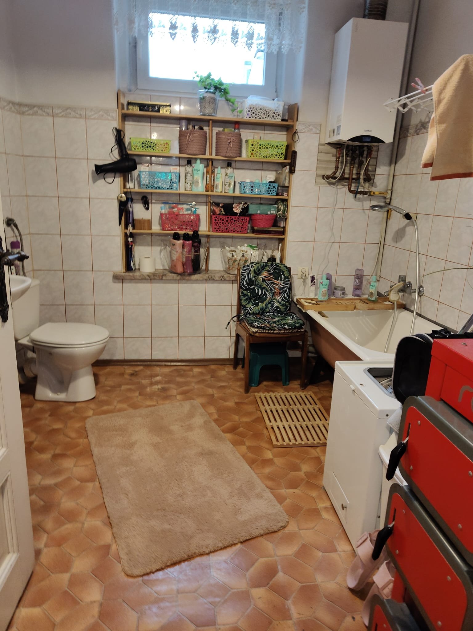 Sprzedam mieszkanie 71,8m2 na 1 pietrze w ścisłym centrum Jeleniej Góry