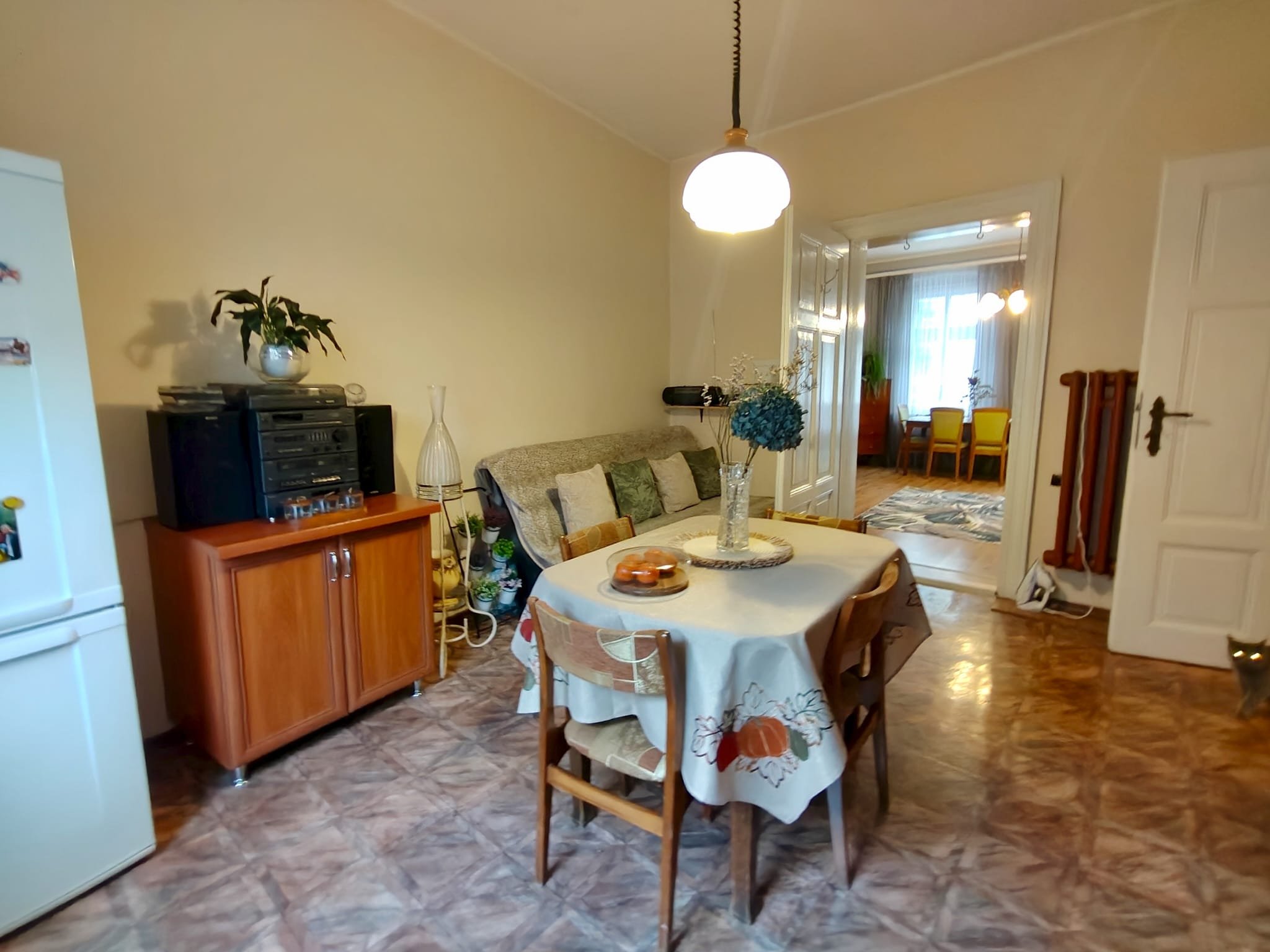 Sprzedam mieszkanie 71,8m2 na 1 pietrze w ścisłym centrum Jeleniej Góry