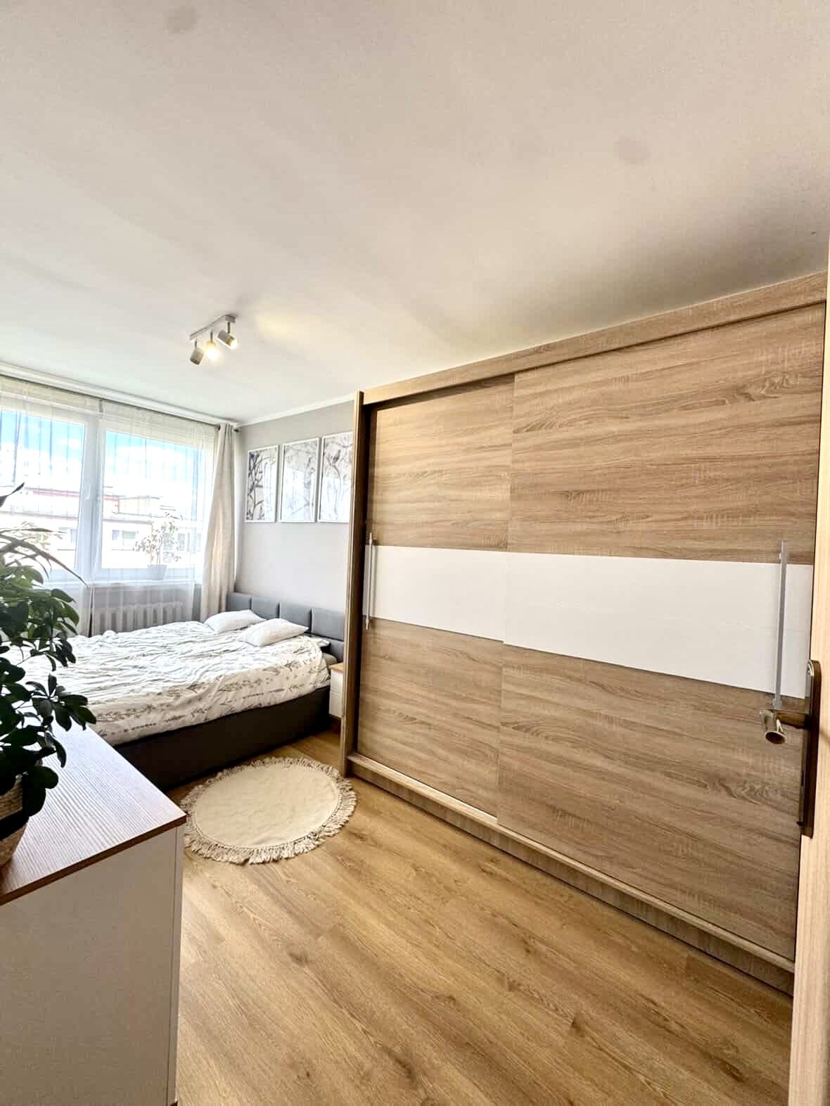 Mieszkanie dwupokojowe- balkon- widok na góry- Osiedle XX-lecia- Cieplice- Jelenia Góra