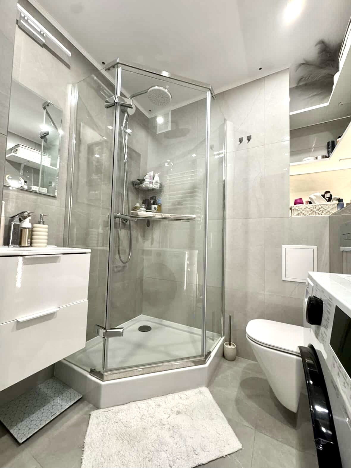 Mieszkanie dwupokojowe- balkon- widok na góry- Osiedle XX-lecia- Cieplice- Jelenia Góra
