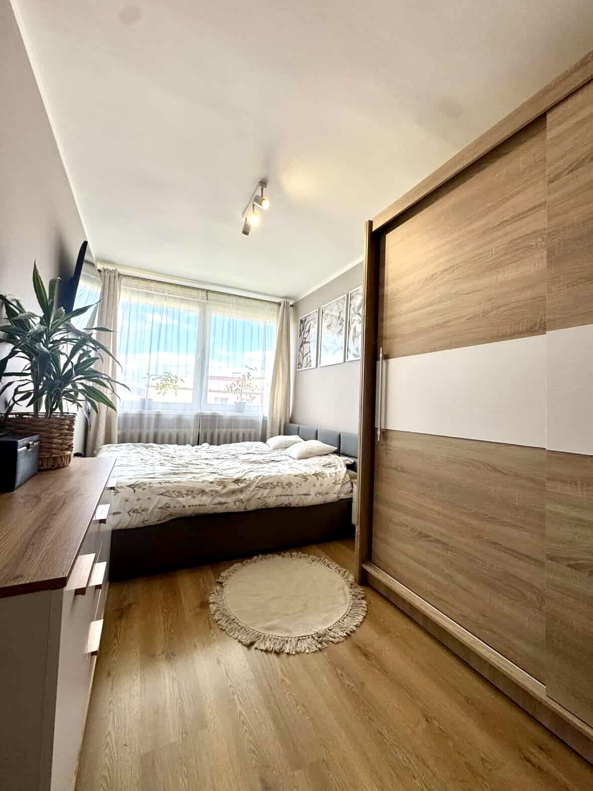 Mieszkanie dwupokojowe- balkon- widok na góry- Osiedle XX-lecia- Cieplice- Jelenia Góra