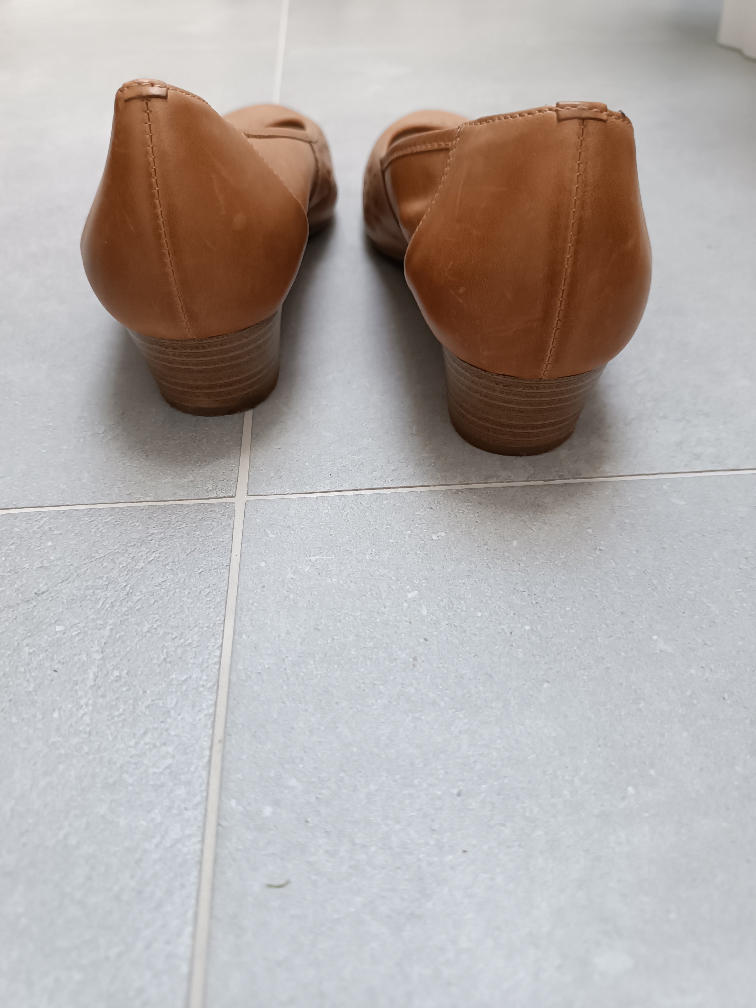 Sprzedam baleriny skórzane Lasocki 39,5
