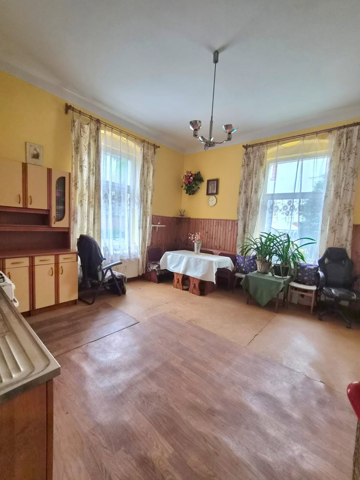 Ponad 120m2 do remontu w okolicach Sądu Rejonowego w JG