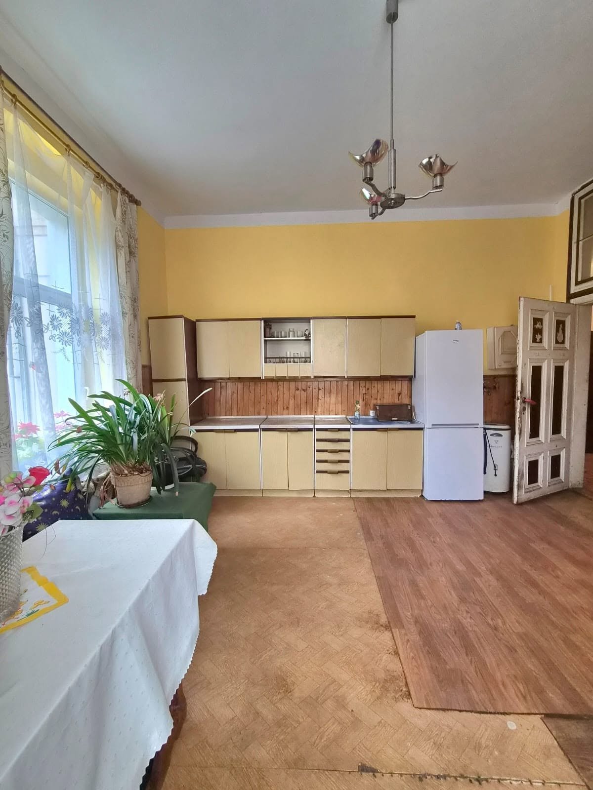 Ponad 120m2 do remontu w okolicach Sądu Rejonowego w JG