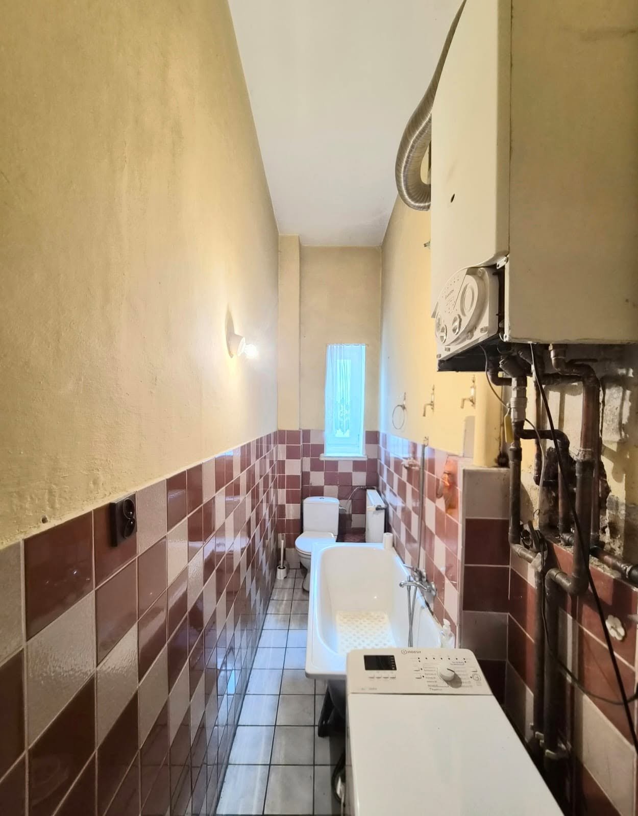 Ponad 120m2 do remontu w okolicach Sądu Rejonowego w JG