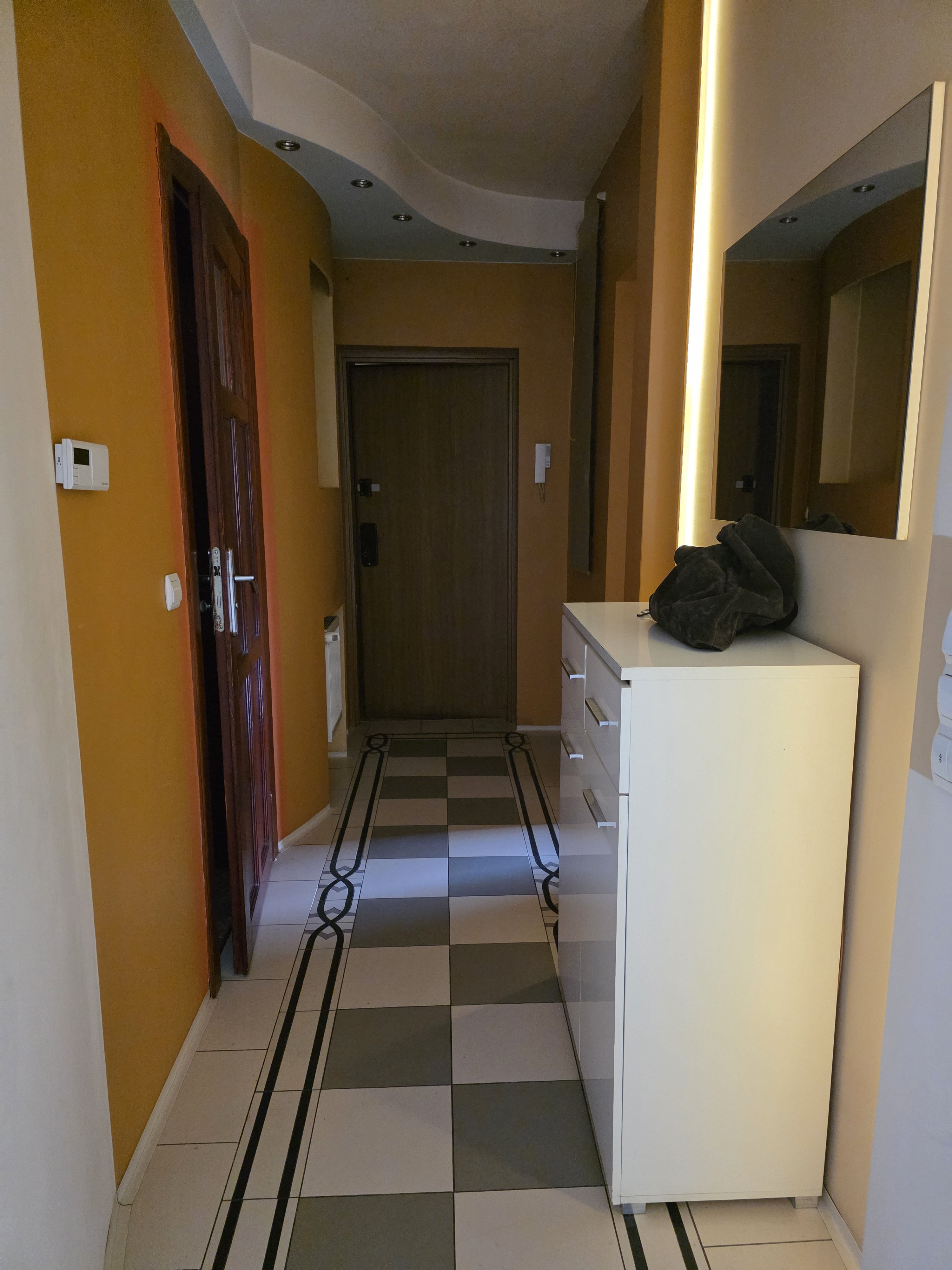 Duże 3 pokojowe mieszkanie w centrum 93m2 + dodatkowa przestrzeń, 3 piwnice