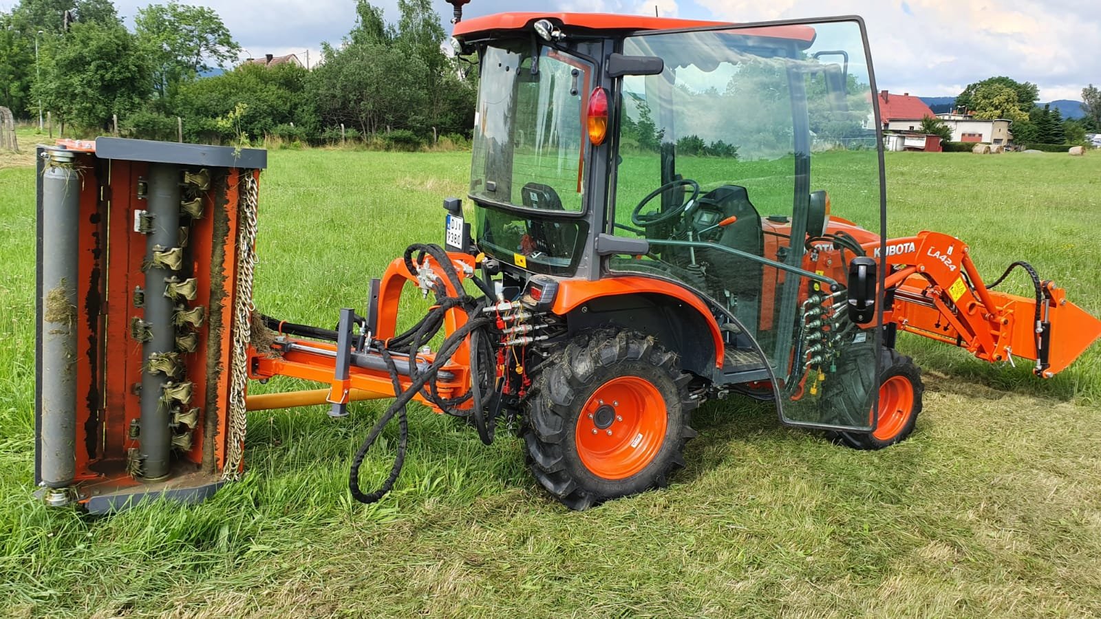 Ciągnik KOBOTA B2231 HST CAB wraz zosprzętem
