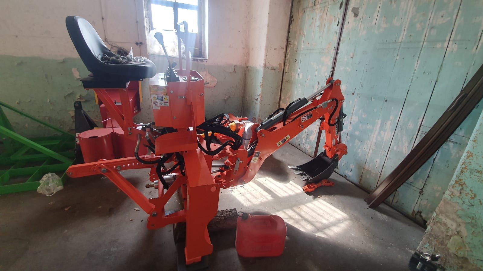 Ciągnik KOBOTA B2231 HST CAB wraz zosprzętem