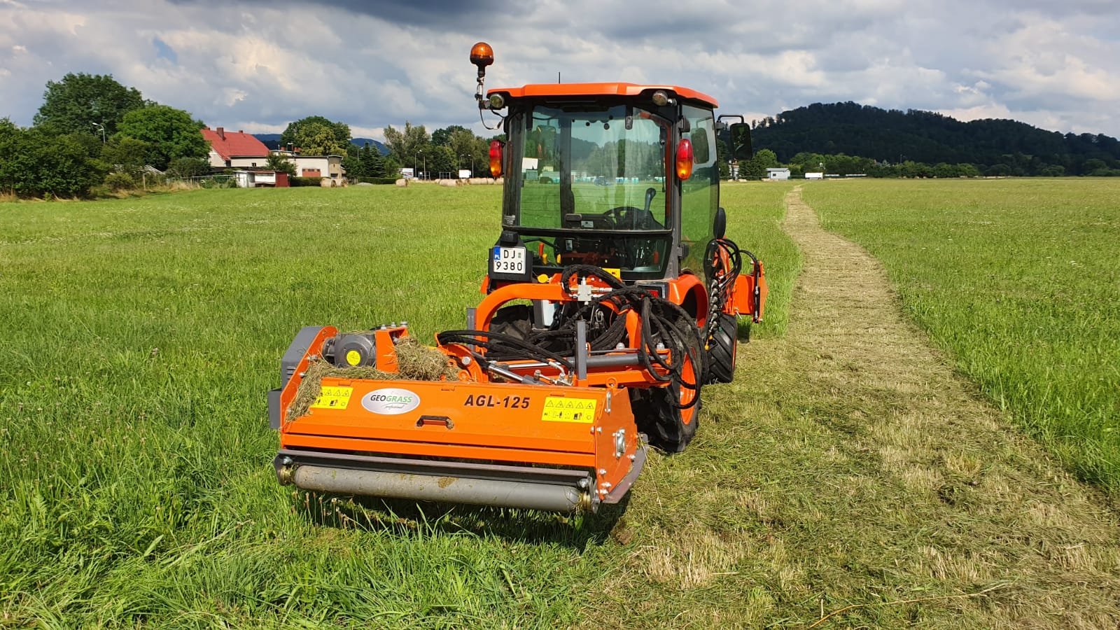 Ciągnik KOBOTA B2231 HST CAB wraz zosprzętem