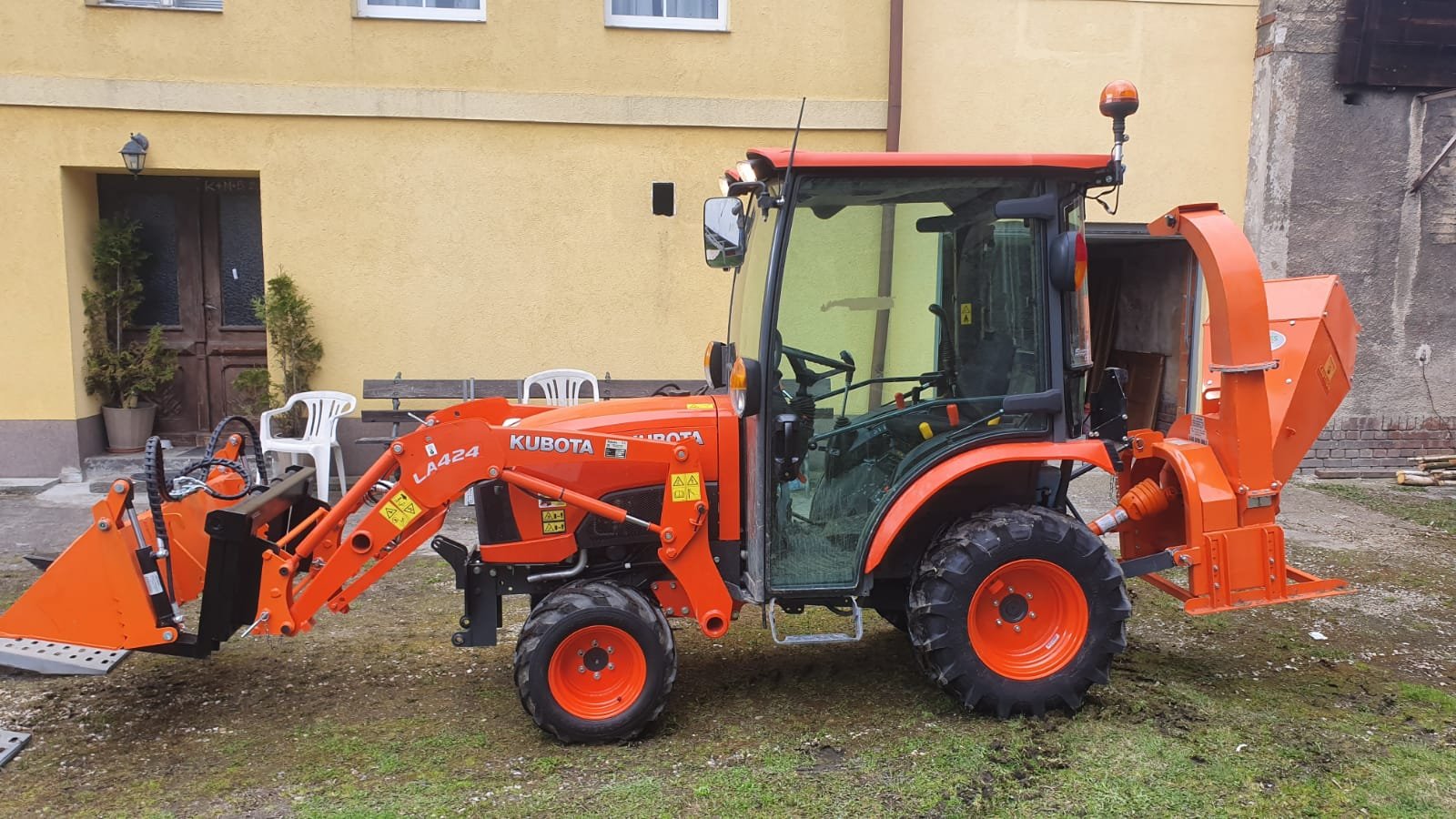 Ciągnik KOBOTA B2231 HST CAB wraz zosprzętem