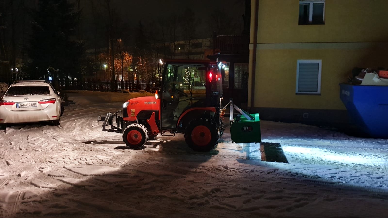 Ciągnik KOBOTA B2231 HST CAB wraz zosprzętem