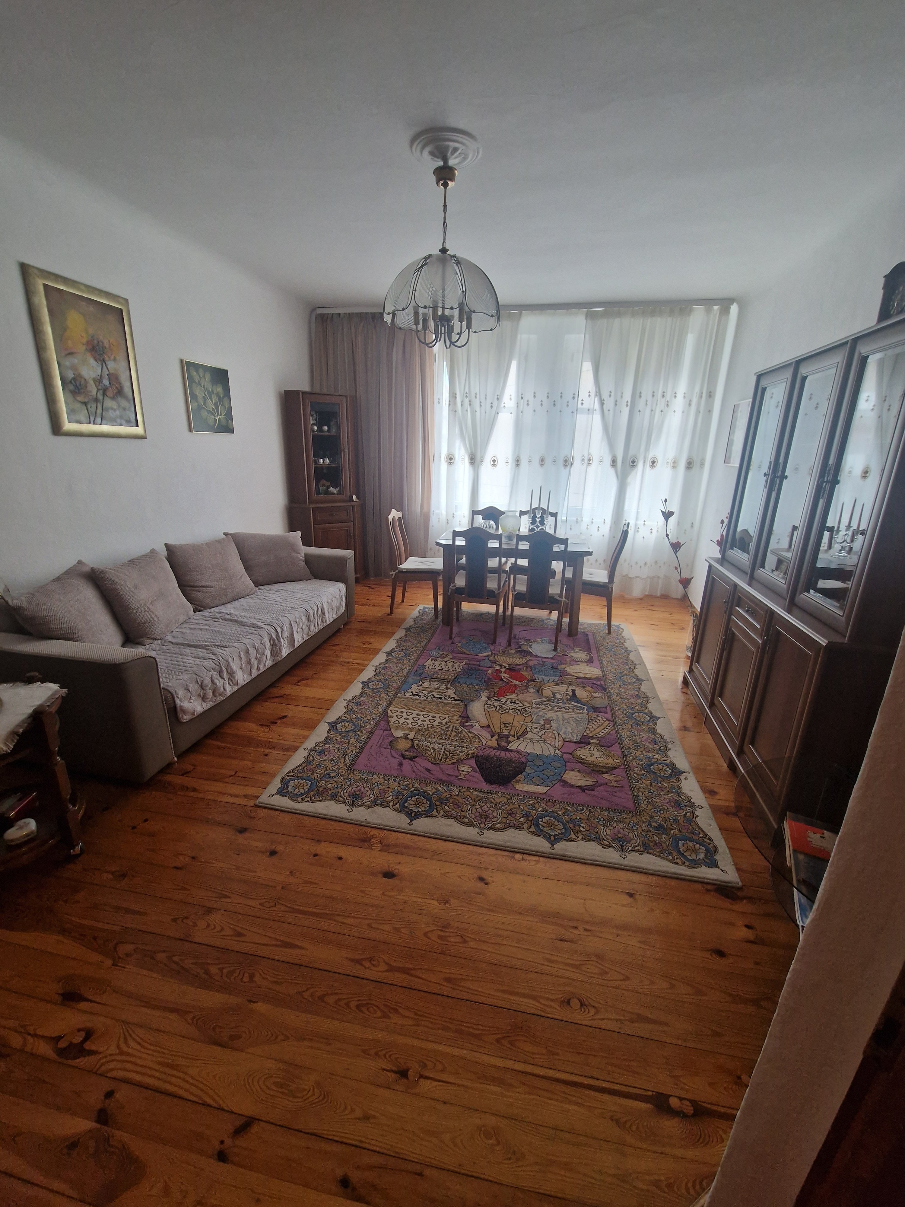 Centrum. 3 pokoje, 2 piętro, 90m2.