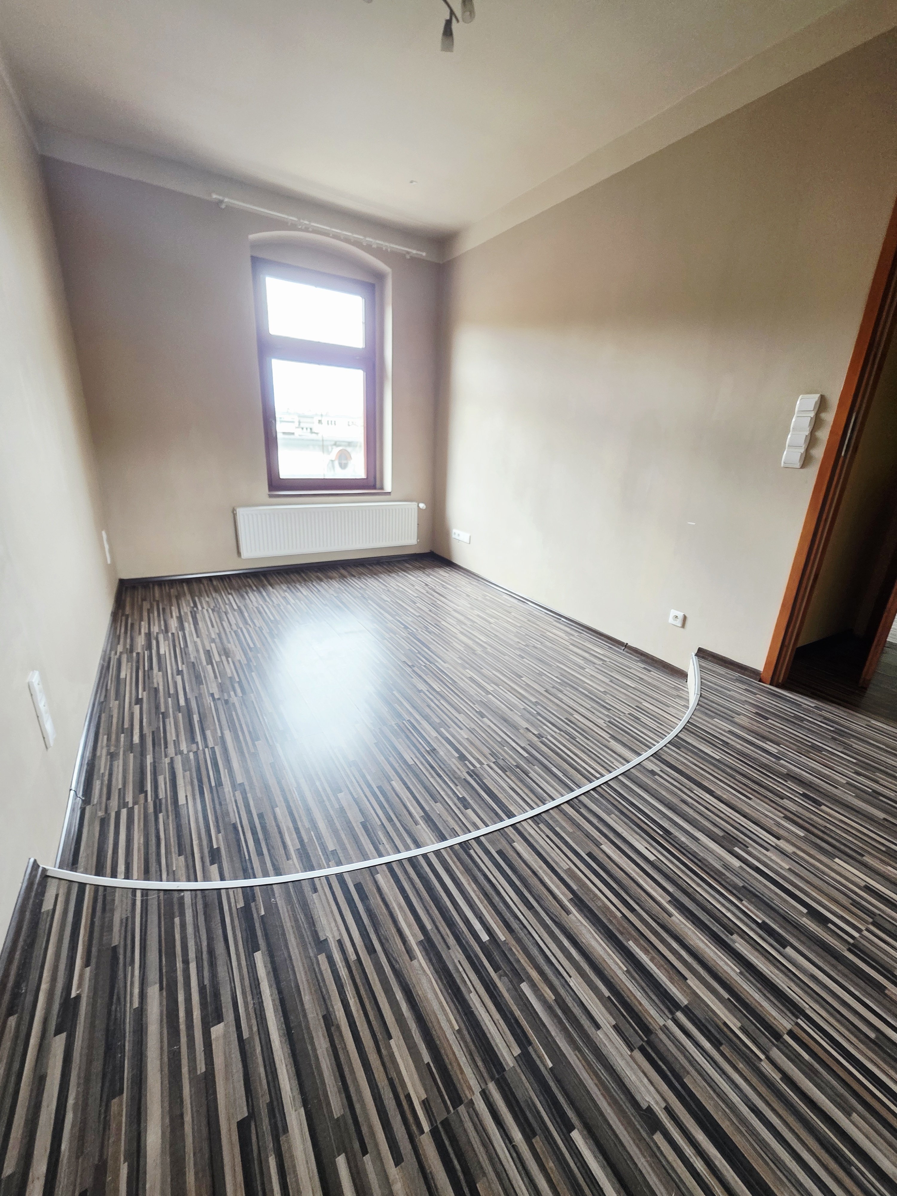 Duże 3 pokojowe mieszkanie w centrum 93m2 + dodatkowa przestrzeń, 3 piwnice