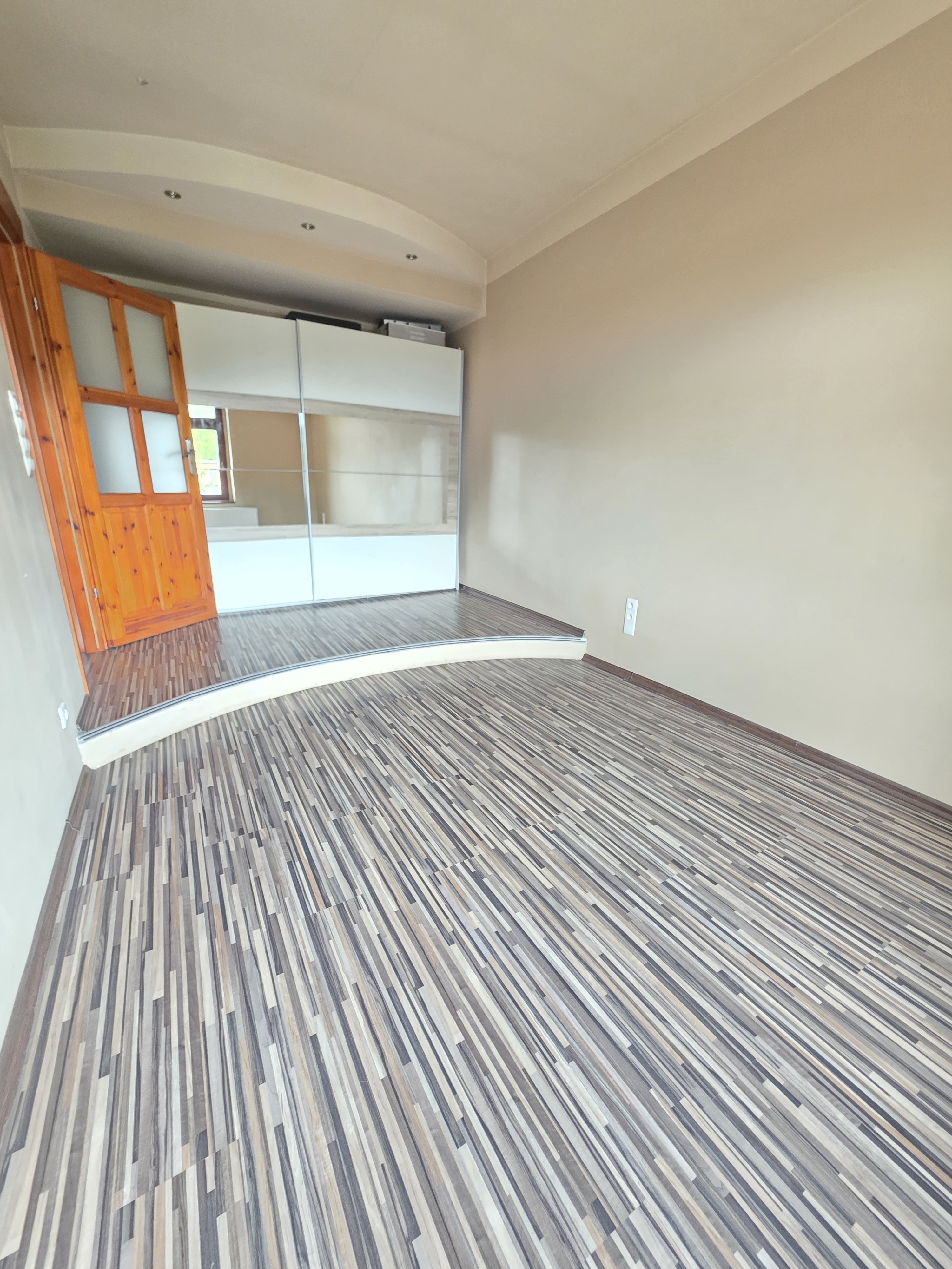 Duże 3 pokojowe mieszkanie w centrum 93m2 + dodatkowa przestrzeń, 3 piwnice
