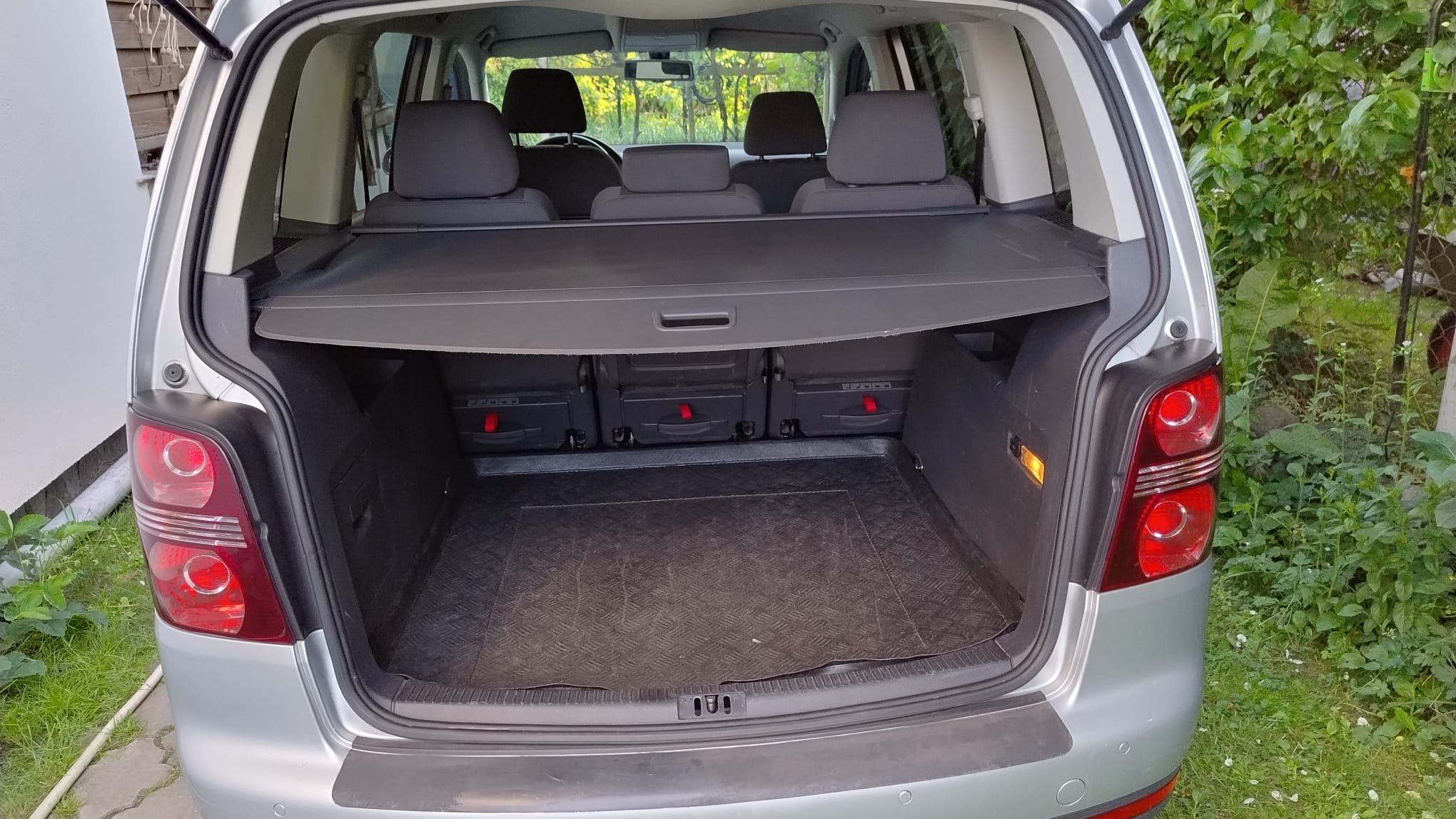 Volkswagen Touran - Automat - 2009 rok - 170 KM