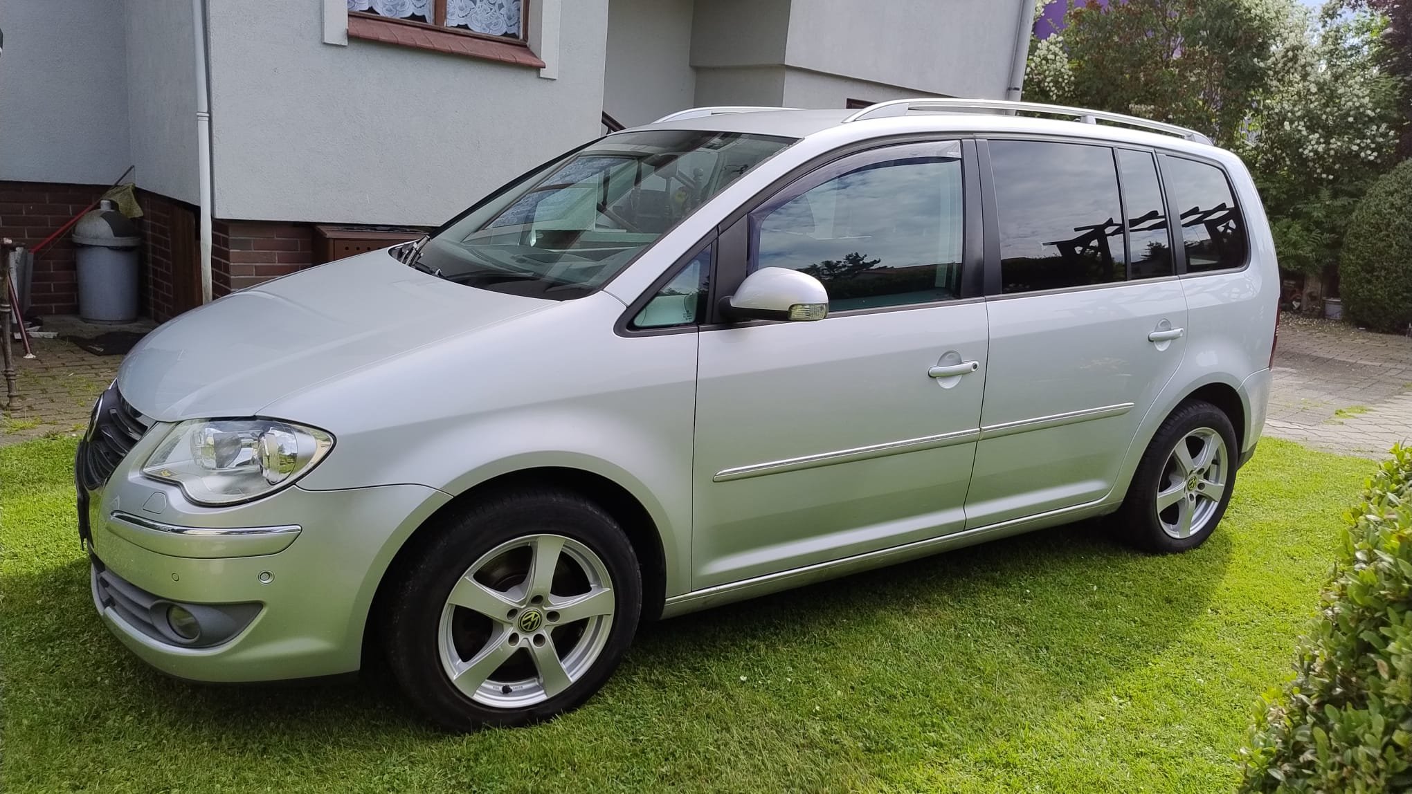Volkswagen Touran - Automat - 2009 rok - 170 KM