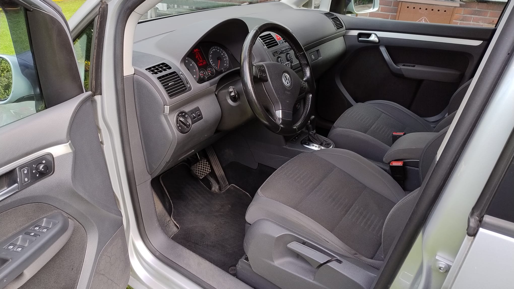 Volkswagen Touran - Automat - 2009 rok - 170 KM