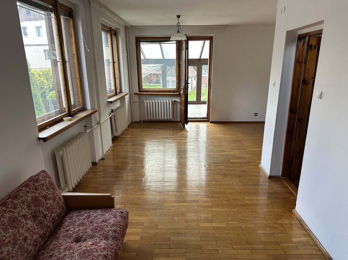 Interesujący dom w Sobieszowie pow. całkowita około 220m2-działka 457m2