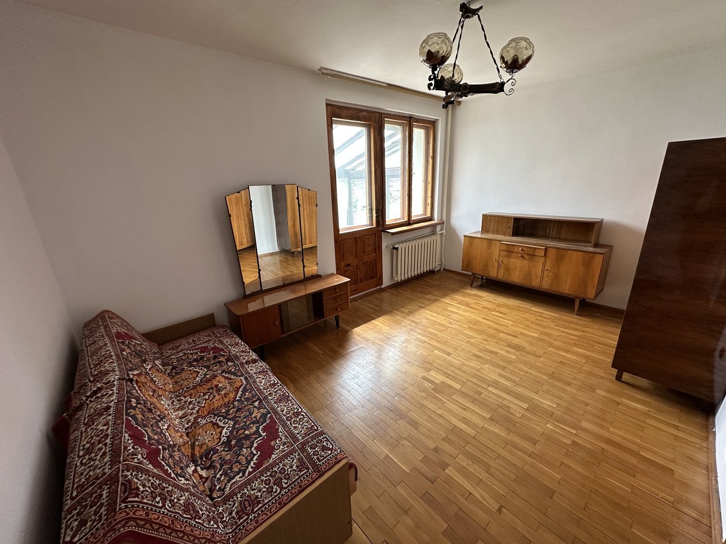 Interesujący dom w Sobieszowie pow. całkowita około 220m2-działka 457m2