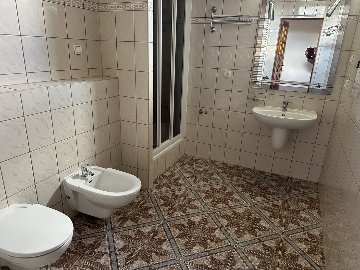 Interesujący dom w Sobieszowie pow. całkowita około 220m2-działka 457m2