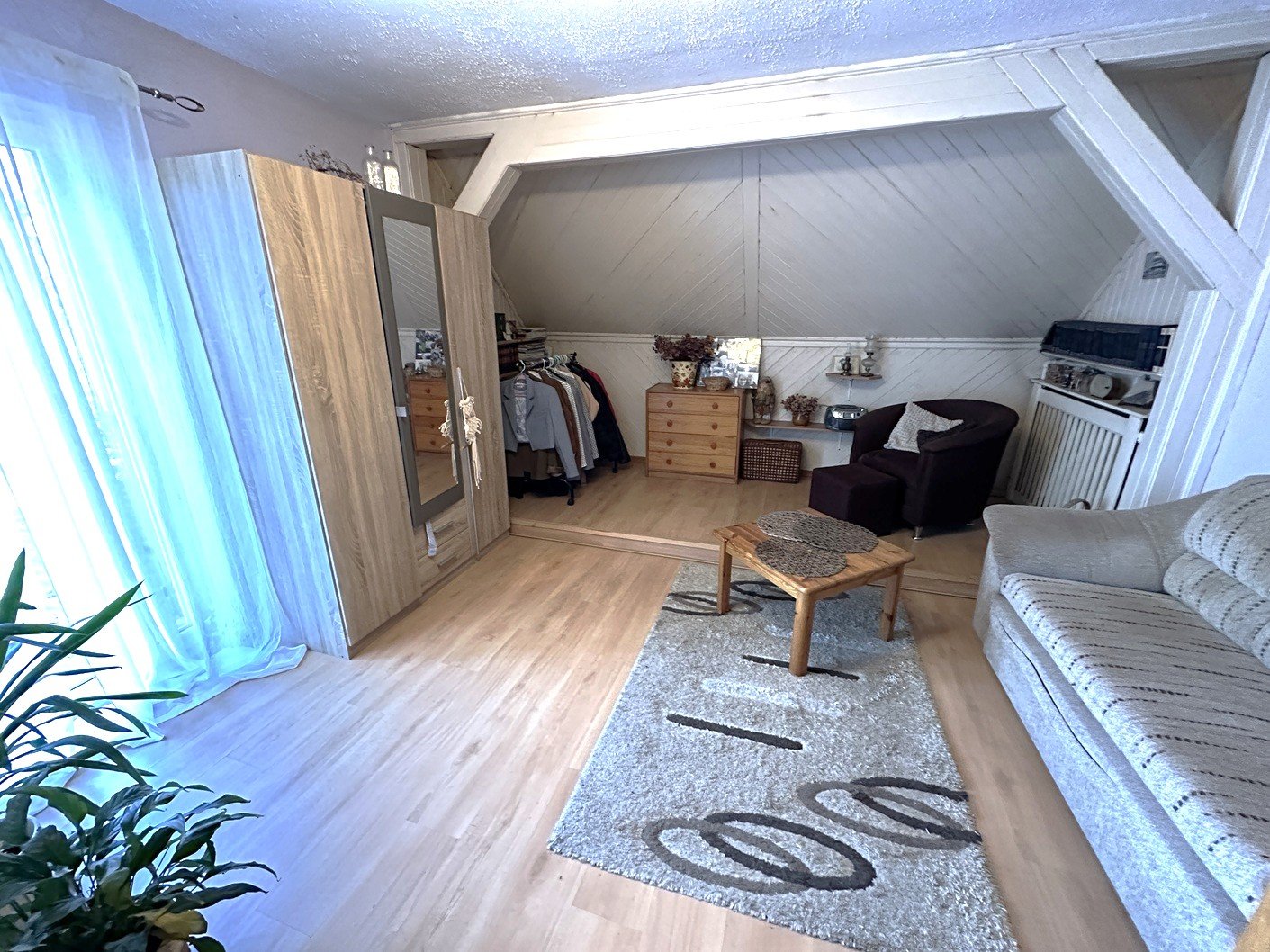Dziwiszów dom "a la Dworek" z garażem- pow. około 120m2, działka 1200m2
