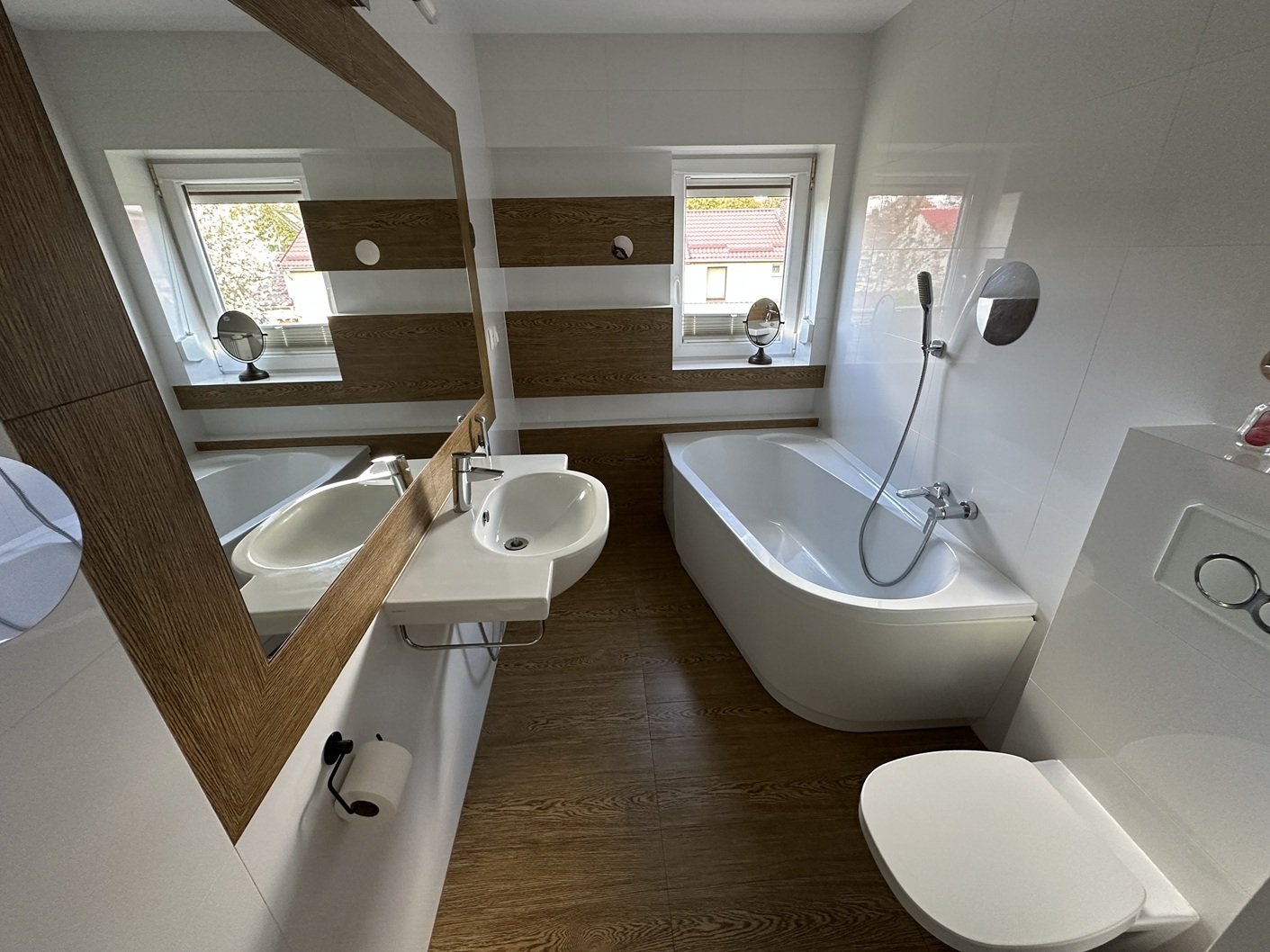 Dom w Cieplicach, przy ul. Tabaki, powierzchnia około 190m2-działka 1377m2