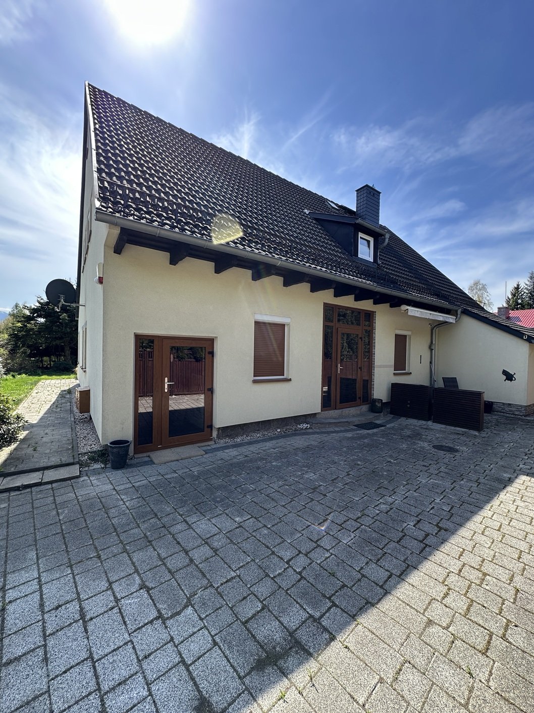 Dom w Cieplicach, przy ul. Tabaki, powierzchnia około 190m2-działka 1377m2