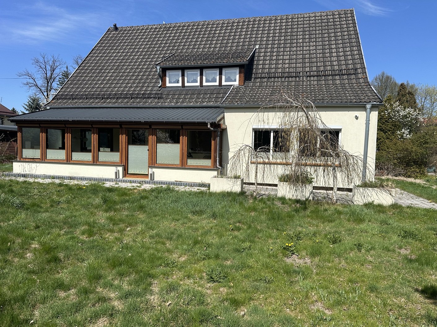 Dom w Cieplicach, przy ul. Tabaki, powierzchnia około 190m2-działka 1377m2