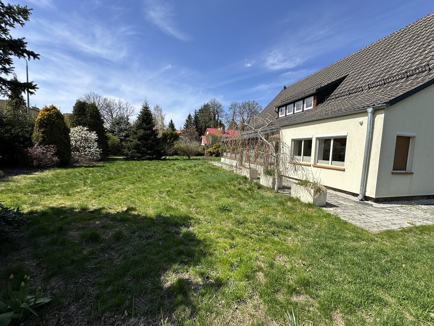 Dom w Cieplicach, przy ul. Tabaki, powierzchnia około 190m2-działka 1377m2