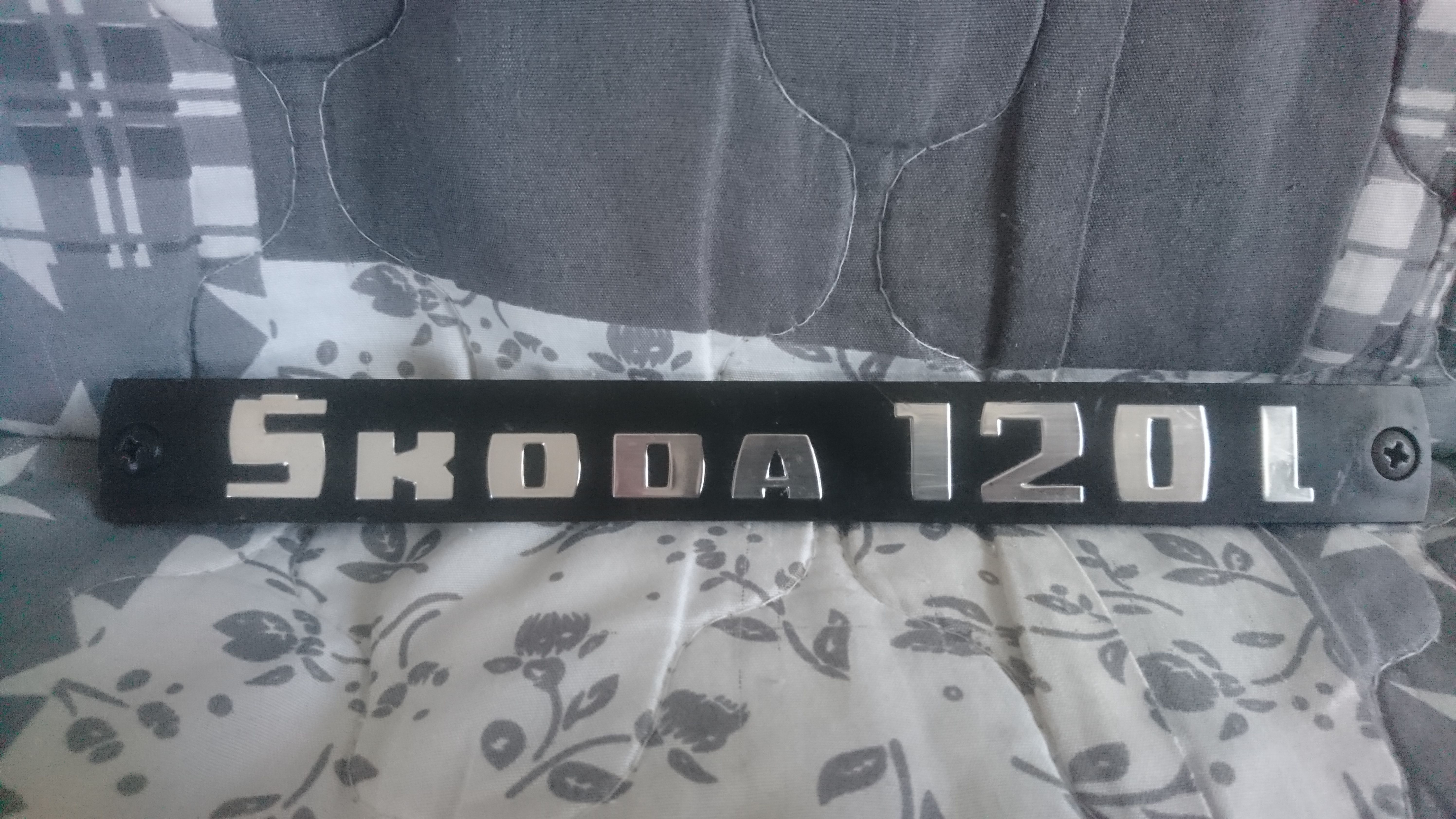 Emblemat Skoda 120L