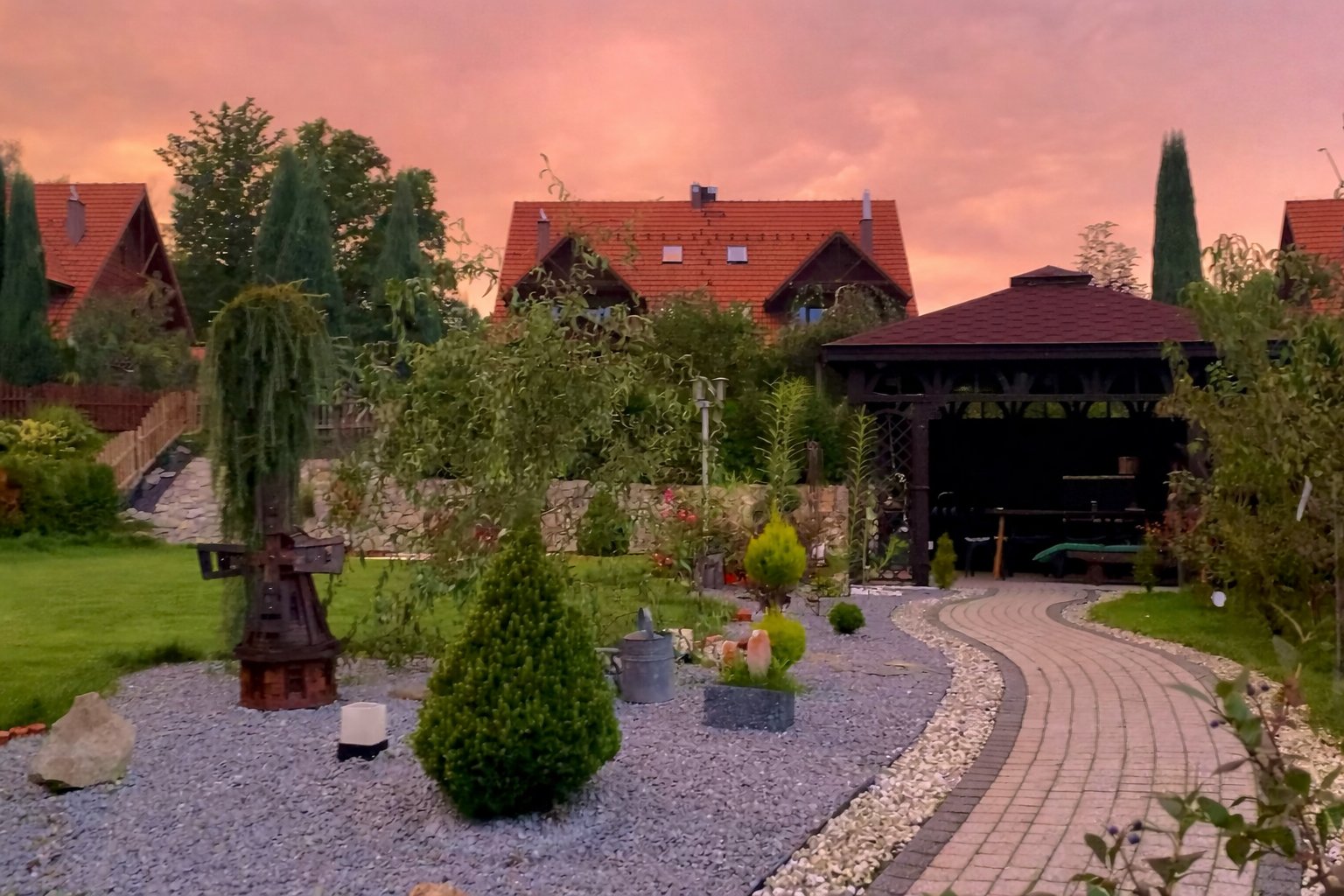 Słoneczna Dolina- dwupoziomowe, 104m2, ogród, wiata, umeblowane, bezczynszowe