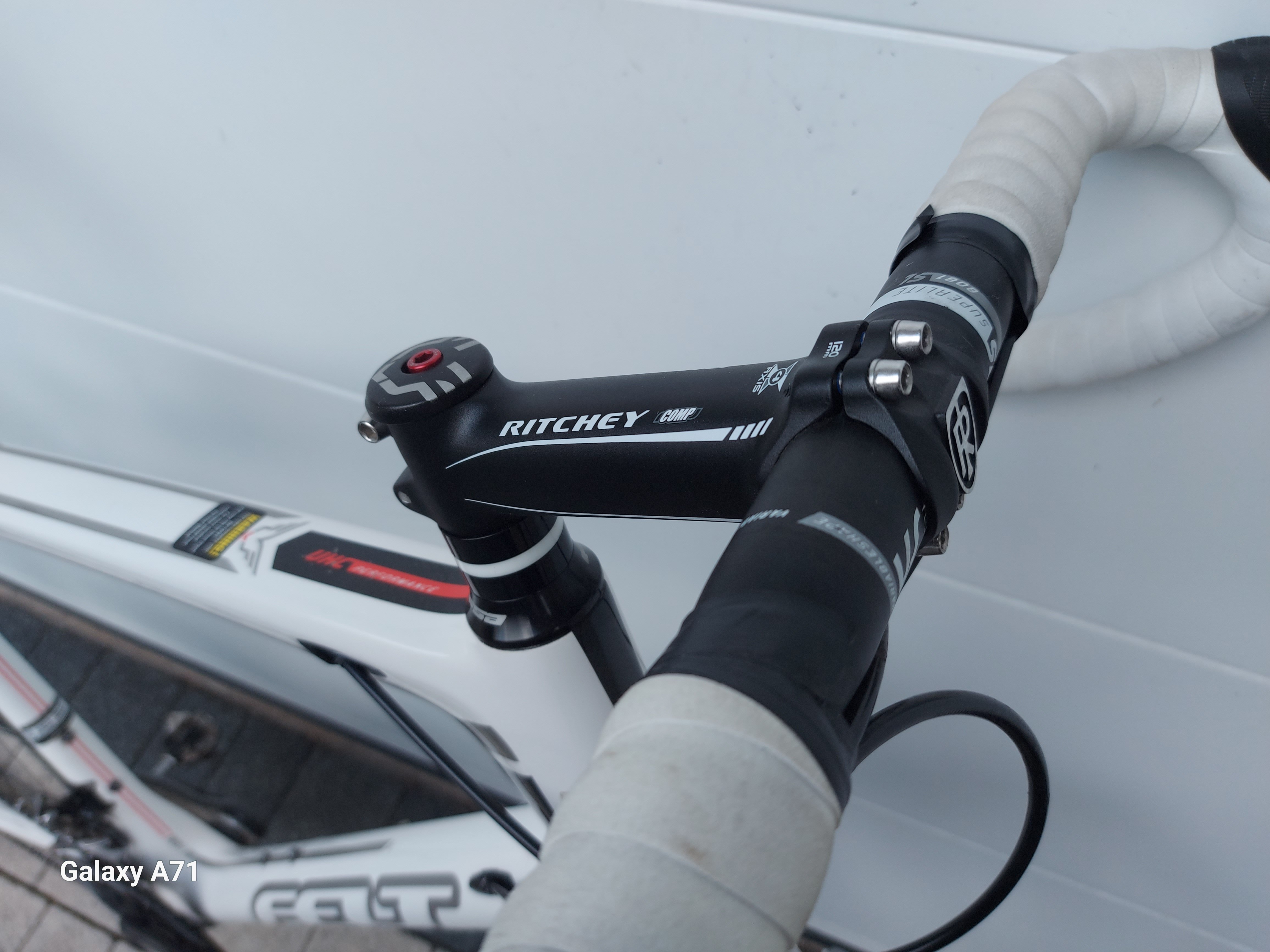 Rower szosowy FELT 23 RED-SRAM RED,2x11,CARBON,waga 7,50 kg-igła