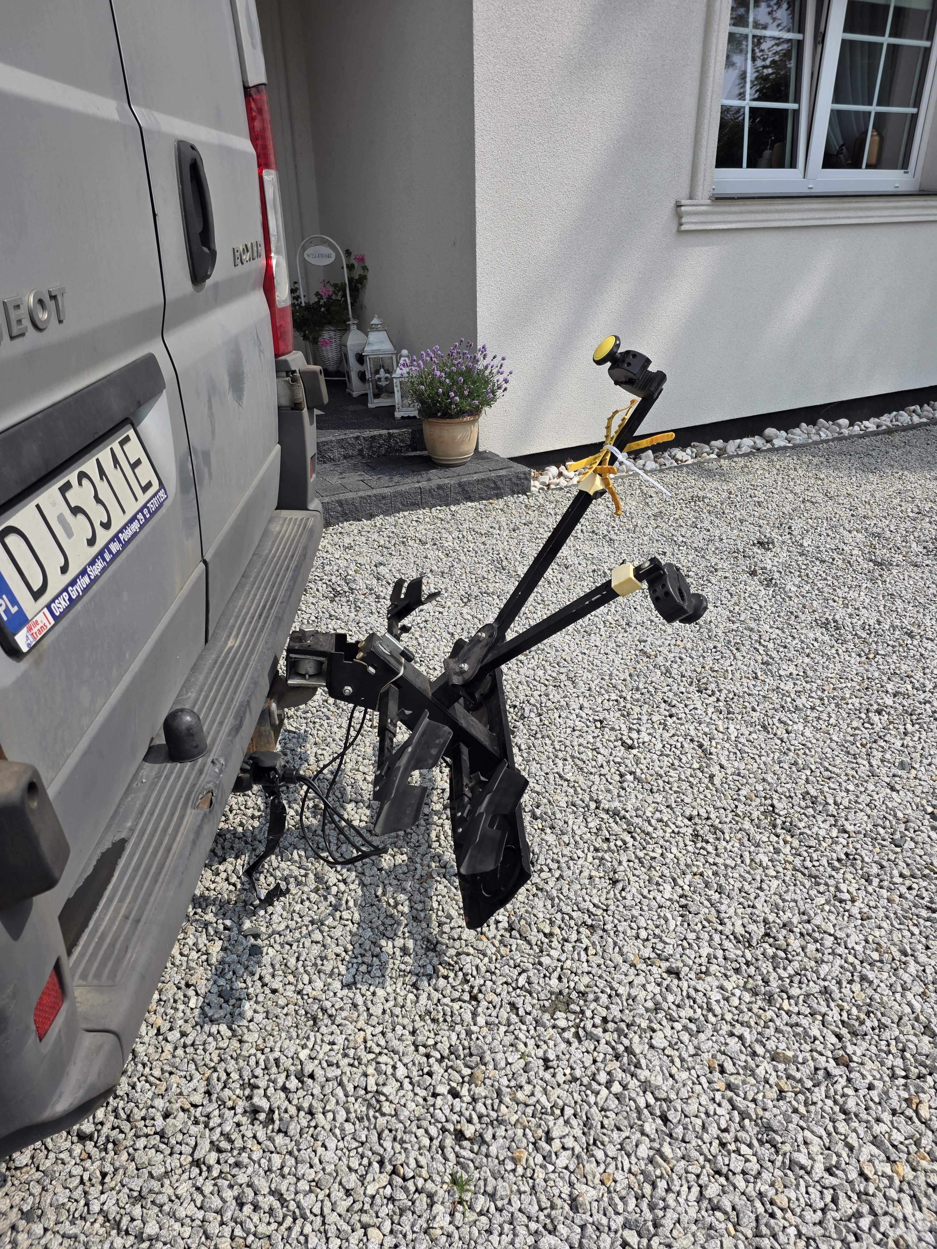 Bagażnik rowerowy ( uchylny ) na 2 rowery na hak-kompletny