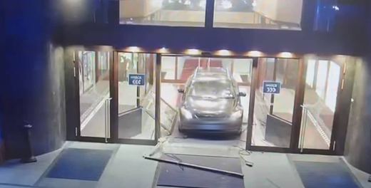 Tak Anglik wjechał do Hotelu Gołębiewski