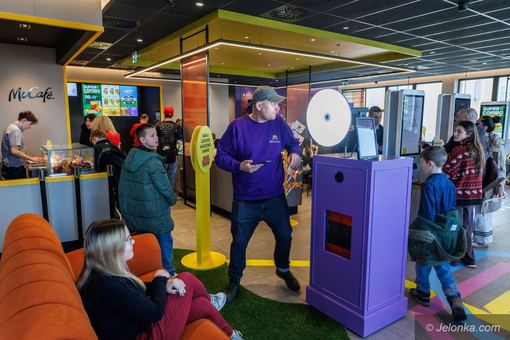 Kultowi „Przyjaciele” w McDonald’s w Jeleniej Górze! Tylko do niedzieli