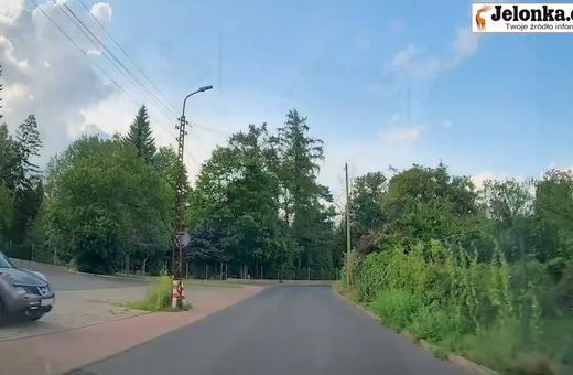 Ulica Skowronków – tu rekreacja spotyka się z zadumą