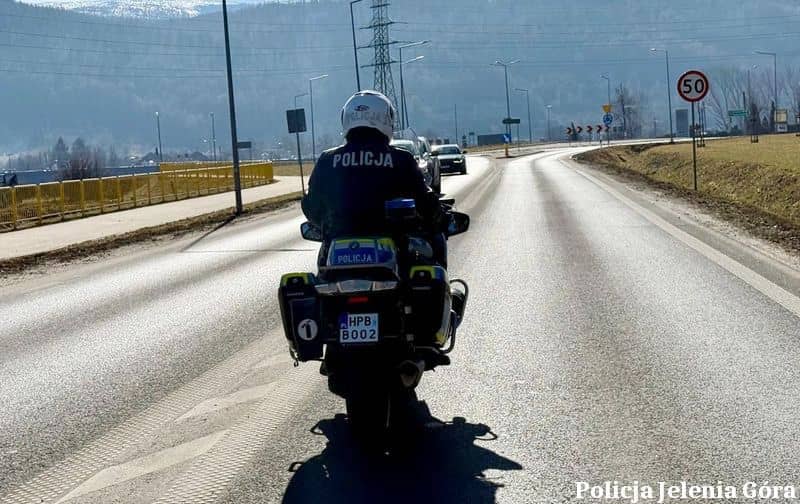 Policjanci rozpoczęli motocyklową służbę