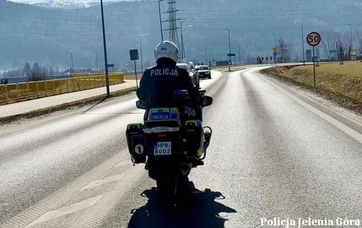 Policjanci rozpoczęli motocyklową służbę