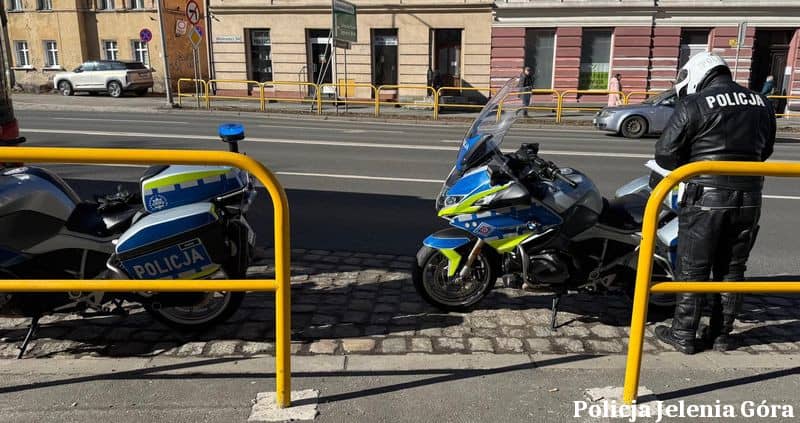 Policjanci rozpoczęli motocyklową służbę