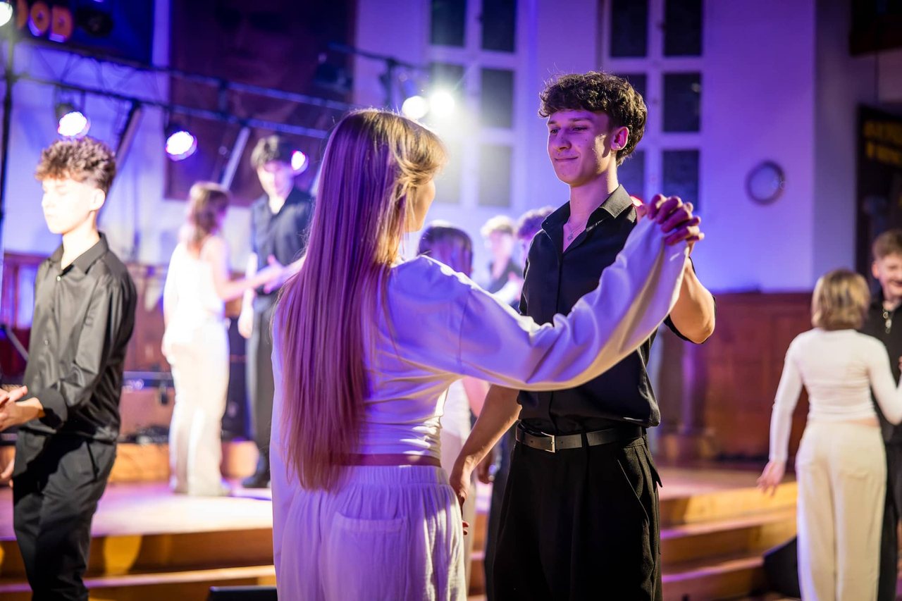 Magia „Żeromwood”: 17. Koncert Charytatywny w I LO w Jeleniej Górze