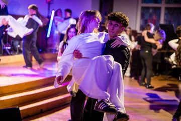 Magia „Żeromwood”: 17. Koncert Charytatywny w I LO w Jeleniej Górze