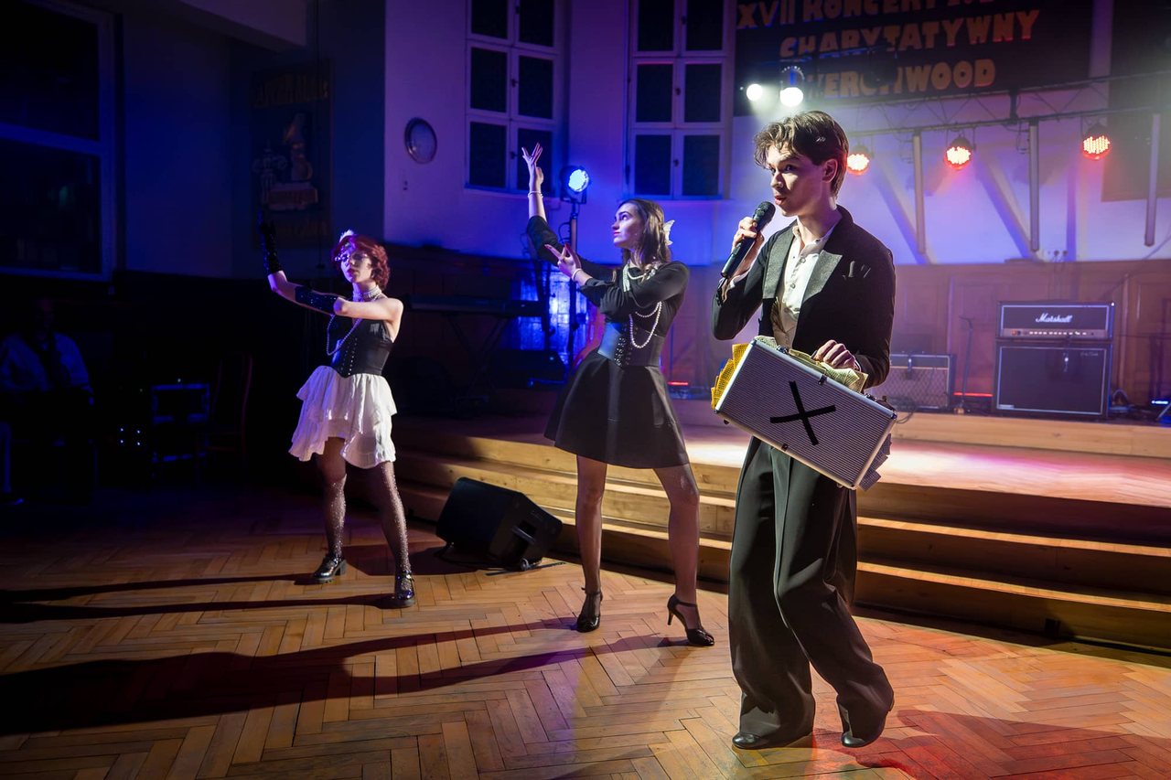 Magia „Żeromwood”: 17. Koncert Charytatywny w I LO w Jeleniej Górze