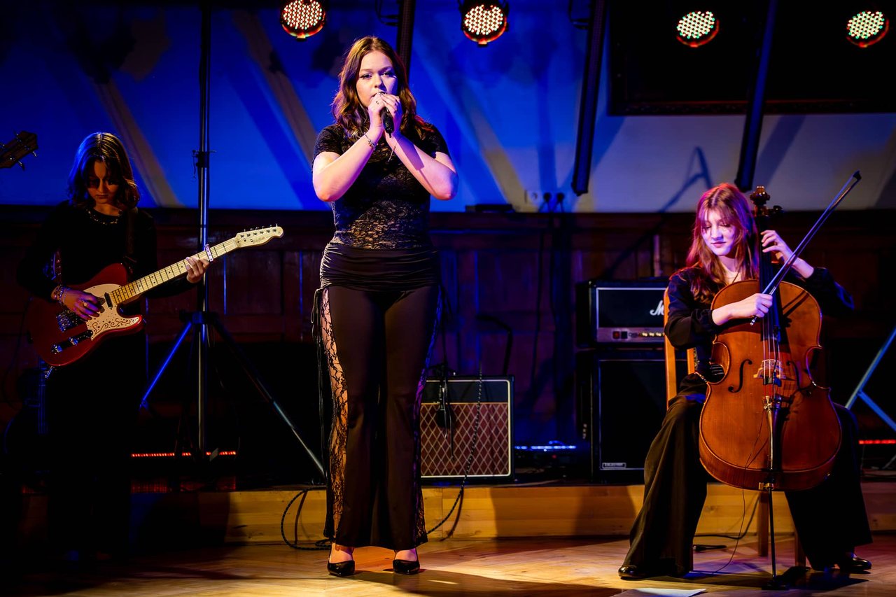 Magia „Żeromwood”: 17. Koncert Charytatywny w I LO w Jeleniej Górze