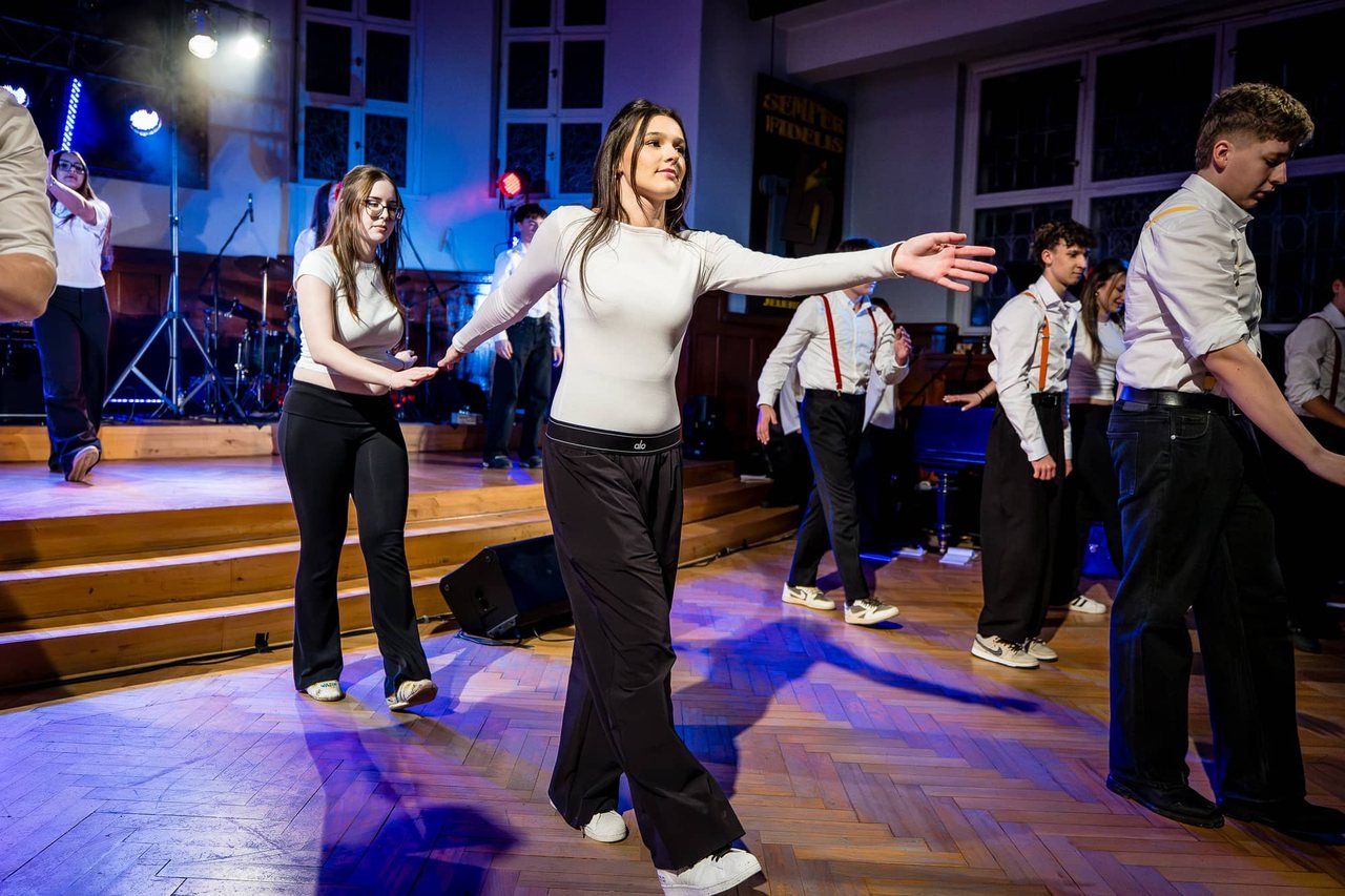 Magia „Żeromwood”: 17. Koncert Charytatywny w I LO w Jeleniej Górze