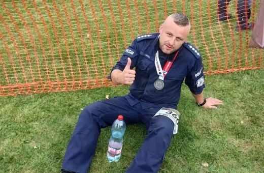Policjant łączy służbę z ekstremalnym bieganiem