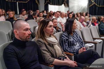 Panie Tomku, proszę przekazać mamie i tacie, aby pozwolili mi dokończyć zdanie