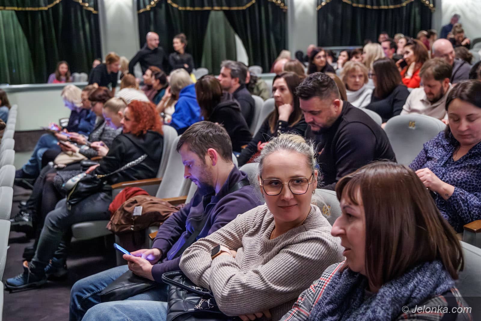 Panie Tomku, proszę przekazać mamie i tacie, aby pozwolili mi dokończyć zdanie