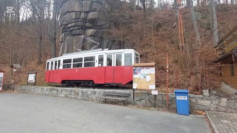 Tramwaj wśród skał. Podgórzyńska historia komunikacji